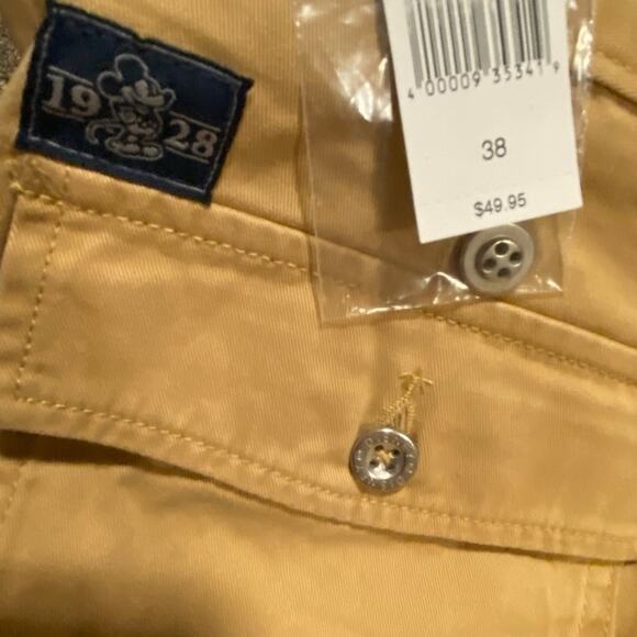 Disney Men’s Shorts 1928 Mickey Mouse Size 38 NWT - Picture 5 of 6